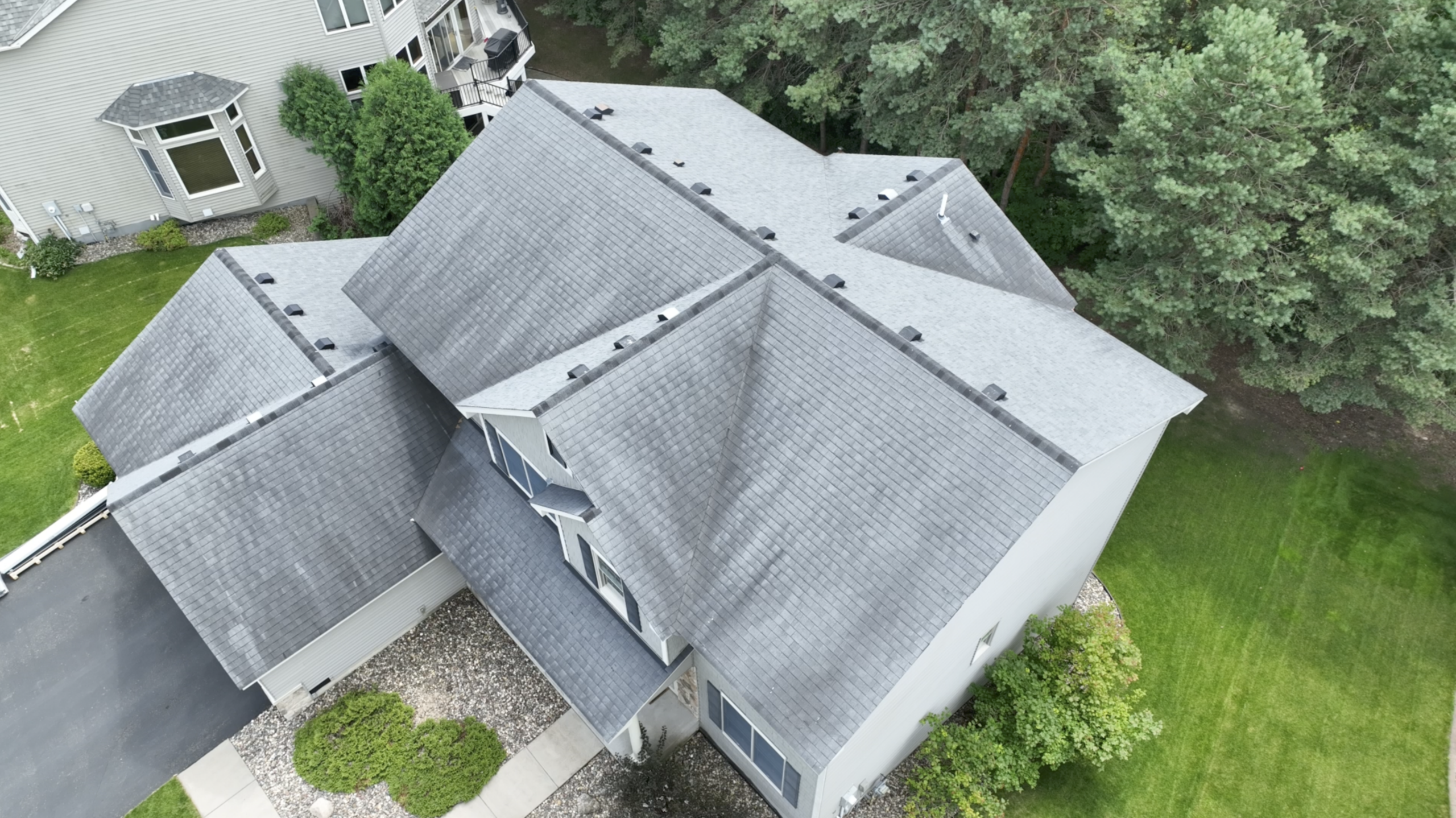 Professional roofing services in Minnesota and Wisconsin