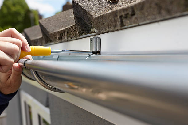 Sagging and loose gutters