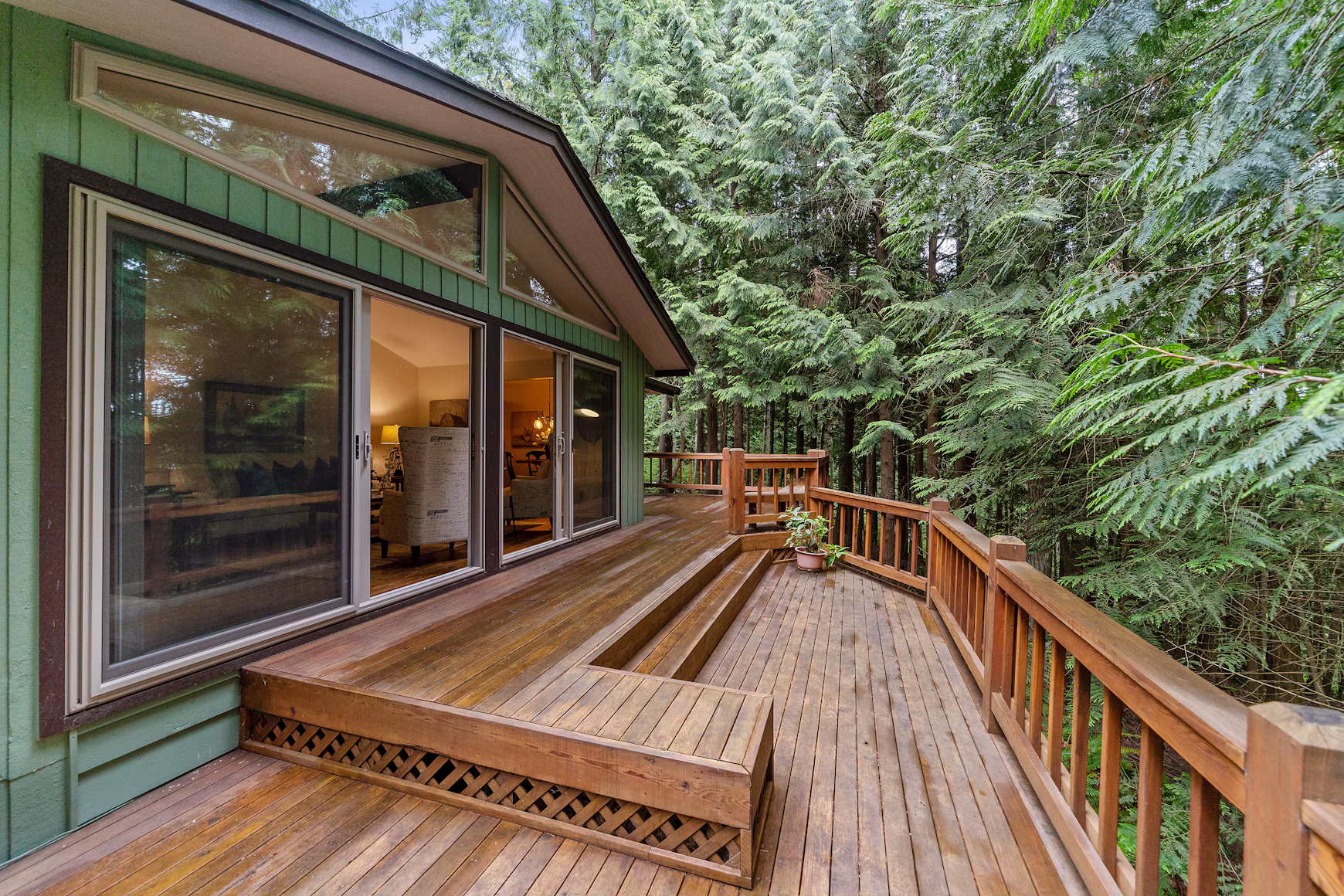 Professional deck building in Minnesota and Wisconsin